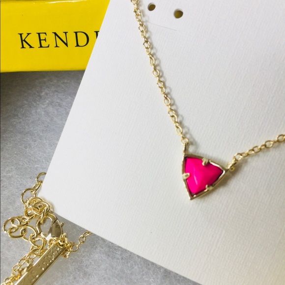 Kendra Scott Jewelry - JUST REDUCED NWOT Kendra Scott Perry Necklace Pink